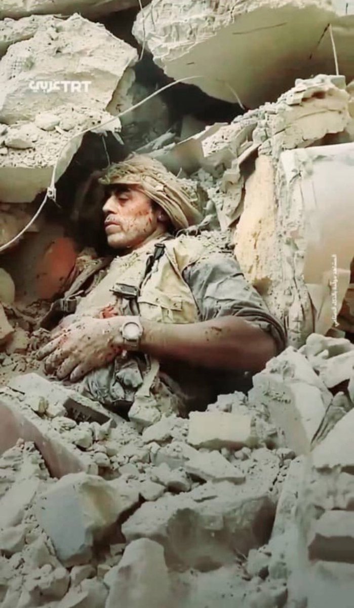 اذكروه ورفاقه الشـ.ـهداء دائما بدعوة صادقة أدبار الصلوات وفي الخلوات..
رحمك الله وتقبلك في الشهداء الأبرار.