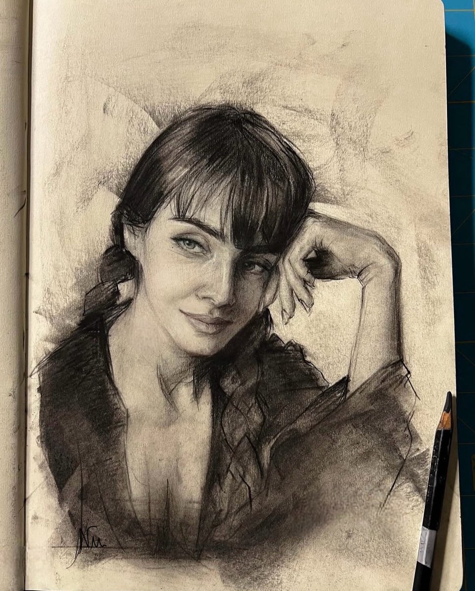 No se puede quebrantar el espíritu de alguien que ya miró profundamente hacia dentro.

La salida siempre siempre, es hacia dentro.

Merci❤️<a href="/LibertadMarta/">Marta Li 🔻⭐💜</a>