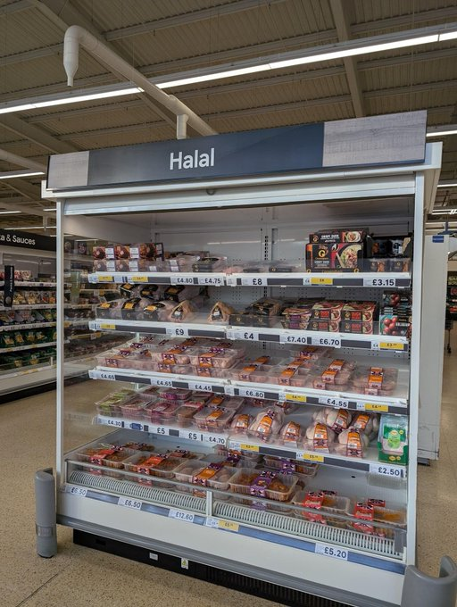 DaveAtherton20's tweet image. After yesterday's very disappointing debate on Halal, whatever you do, don't accidentally drop your smoked back bacon in the Halal section. 

They have to replace it all.