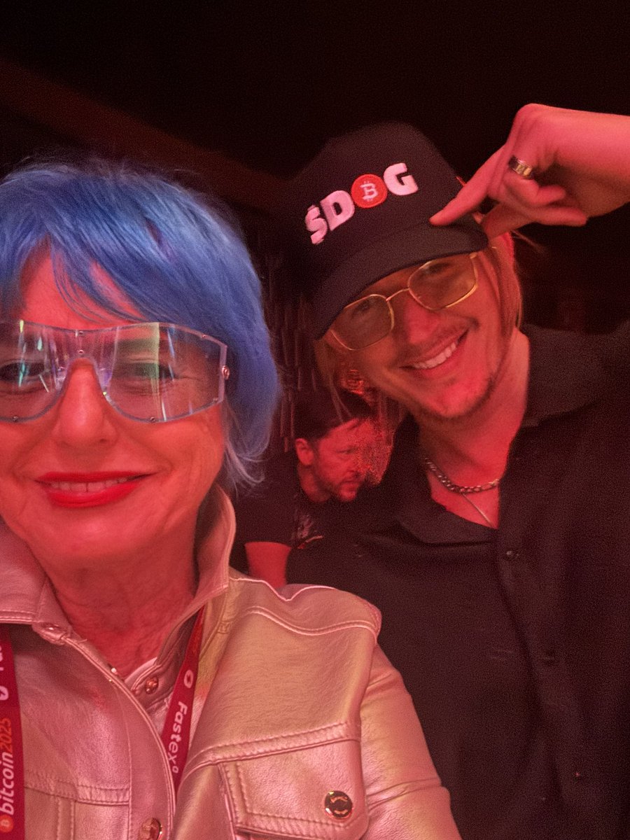 Lady Rocket Eva Blaisdell (@ladyrocketspace) on Twitter photo <a href="/LeonidasNFT/">Leonidas 🧡 $DOG</a> We at <a href="/CopernicSpace/">👨🚀Copernic Space🚀</a> and $DOG community really sent $DOG to the Moon and are preparing special! <a href="/LeonidasNFT/">Leonidas 🧡 $DOG</a> We at <a href="/CopernicSpace/">👨🚀Copernic Space🚀</a> and $DOG community really sent $DOG to the Moon and are preparing special!