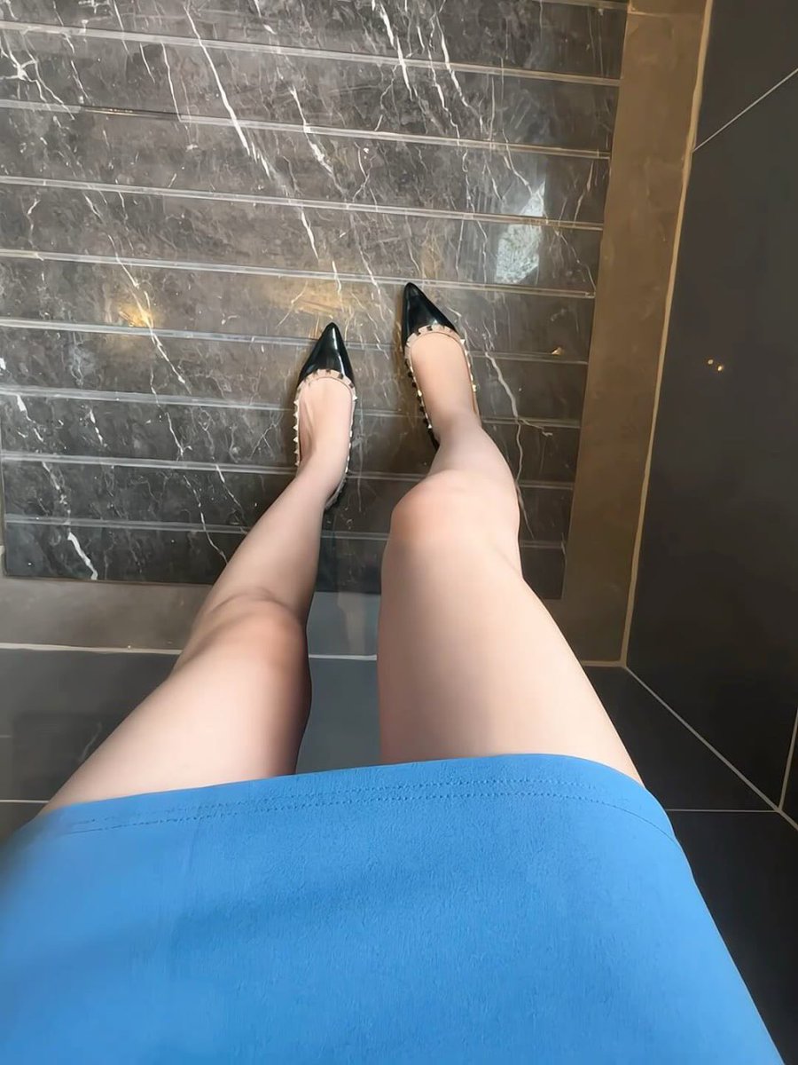 有想看激情小电影的没有呀，晚上无聊可以一起看