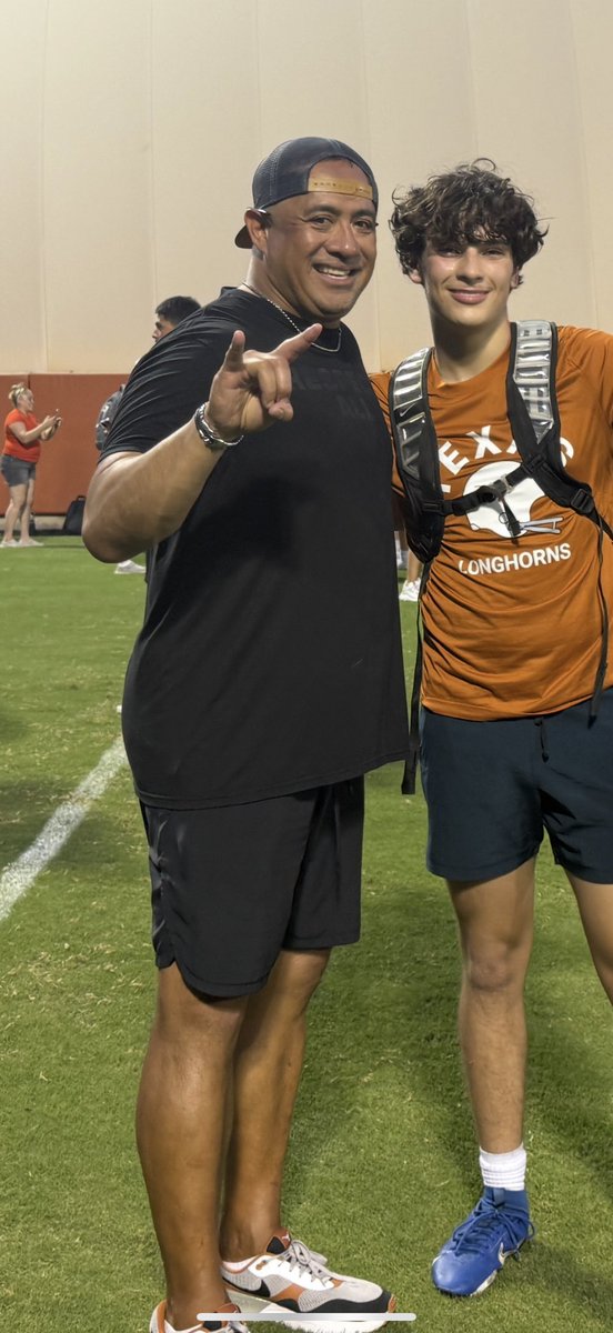 Jordan_Moon09's tweet image. Honored to attend @TexasLonghorns under the lights football camp last Thursday and compete with some of the best. Ready to learn and grow.@MalikAntoine3 @CoachNansenUT