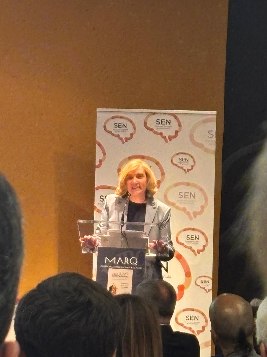 Labgencomplejas's tweet image. La semana pasada nuestra querida @C_OrejaGuevara recibió el Premio Esclerosis Múltiple (modalidad científica) por parte de la @seneurologia destacando su trayectoria en investigación clínica y su compromiso con y para los pacientes. ¡ENHORABUENA! 🥳👏