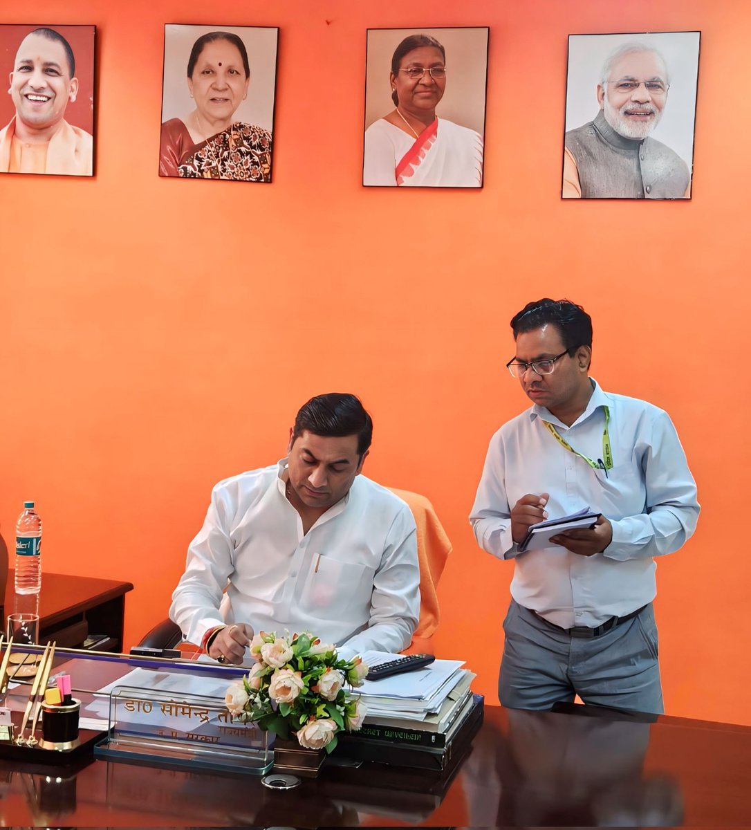 isomendratomar's tweet image. लखनऊ, बापू भवन स्थित कार्यालय पर विभागीय कार्यों का निष्पादन किया। 

#OfficeWork