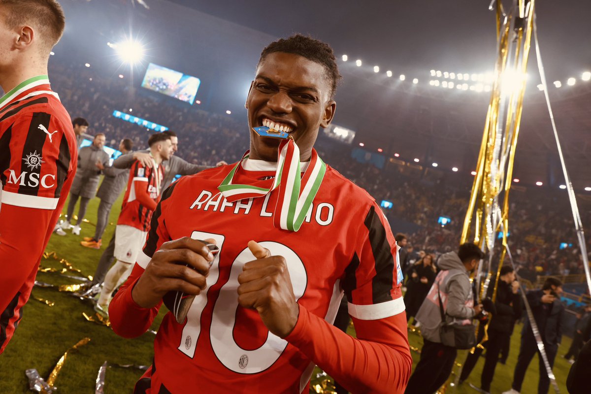 Tanti auguri Rafa mio ti amo tanto ❤️ 
Almeno tu non te ne andare mai