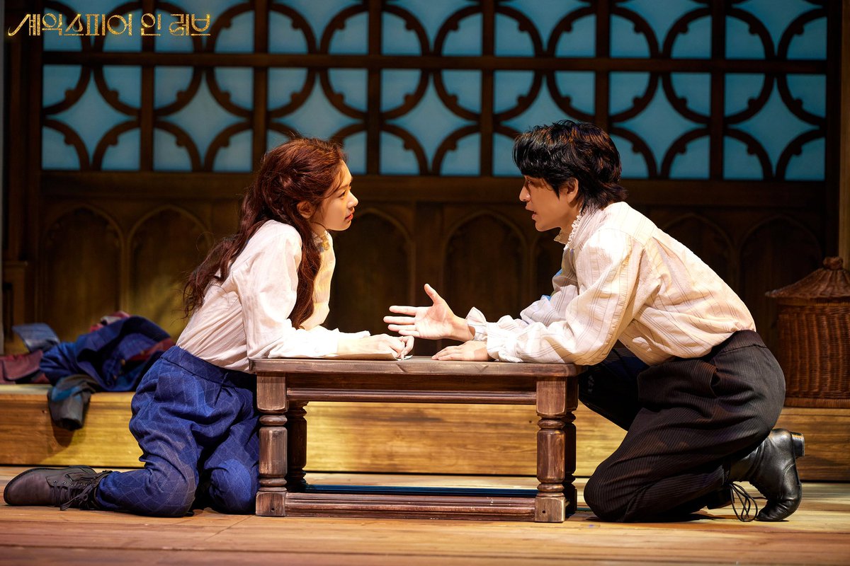 <a href="/shownote/">쇼노트</a> 셰익스피어가 사랑에 빠졌을 때 그 펜끝에서 어떤 열정과 이야기가 피어났을지 늘 궁금했는데 사랑과 예술 그리고 운명이 교차하는 그 순간을 무대 위에서 직접 마주할 수 있어서 너무 너무 기대 됩니다🥹💚

#여름날보다_반가운_당신에게_셰익스피어인러브 #셰익스피어인러브