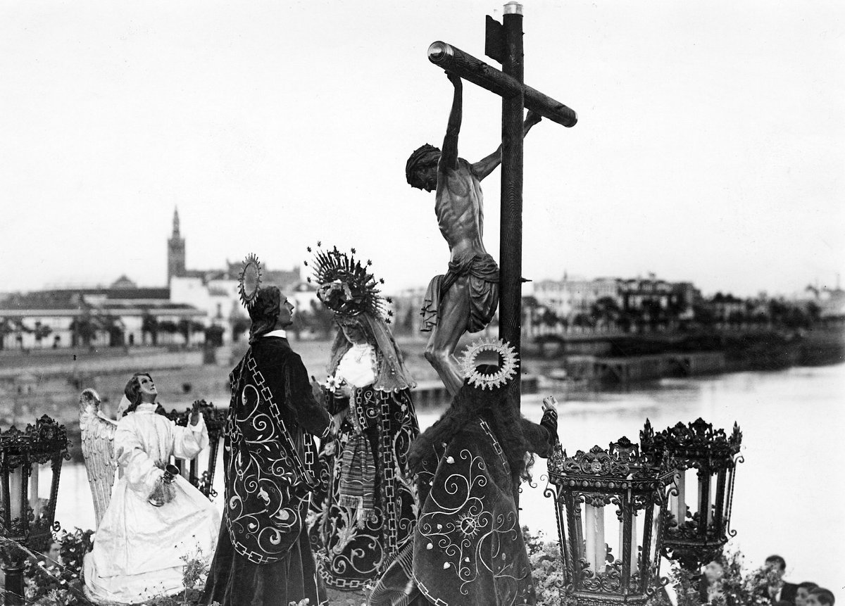 La Pasión (@lapasion7tv) on Twitter photo 🍃 Muchas cosas han cambiado desde aquellos años.
🟣 Hoy en 𝐋𝐀 𝐏𝐀𝐒𝐈𝐎́𝐍: La Semana Santa de Sevilla desde 1936 a 1939.
🗣️ Con <a href="/manuroldansal/">Manuel Jesús Roldán</a>, <a href="/adogancor/">Adolfo Gandarillas</a> y <a href="/juanprecio/">Juan Pedro Recio</a>.
📺 A las 21h en <a href="/7TVSevilla/">7TV Sevilla</a>.
📍 #LaPasionNoAcaba 🍃 Muchas cosas han cambiado desde aquellos años.
🟣 Hoy en 𝐋𝐀 𝐏𝐀𝐒𝐈𝐎́𝐍: La Semana Santa de Sevilla desde 1936 a 1939.
🗣️ Con <a href="/manuroldansal/">Manuel Jesús Roldán</a>, <a href="/adogancor/">Adolfo Gandarillas</a> y <a href="/juanprecio/">Juan Pedro Recio</a>.
📺 A las 21h en <a href="/7TVSevilla/">7TV Sevilla</a>.
📍 #LaPasionNoAcaba