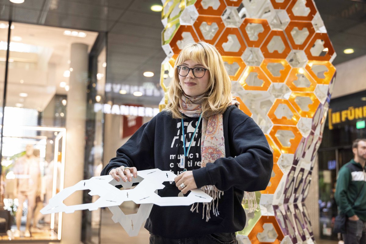 Noa Haim (@noahaim) on Twitter photo Meet Marlen, part of the team that brought the MCBW Pop-Up to life with Collective Paper Aesthetics × <a href="/LEONHARD_KURZ/">LEONHARD KURZ</a> at FÜNF HÖFE last month.
📸: Boaz Arad Photography
#MCBW2025 #CreativeCollaboration #DesignPopUp #SustainableDesign #Teamwork Meet Marlen, part of the team that brought the MCBW Pop-Up to life with Collective Paper Aesthetics × <a href="/LEONHARD_KURZ/">LEONHARD KURZ</a> at FÜNF HÖFE last month.
📸: Boaz Arad Photography
#MCBW2025 #CreativeCollaboration #DesignPopUp #SustainableDesign #Teamwork
