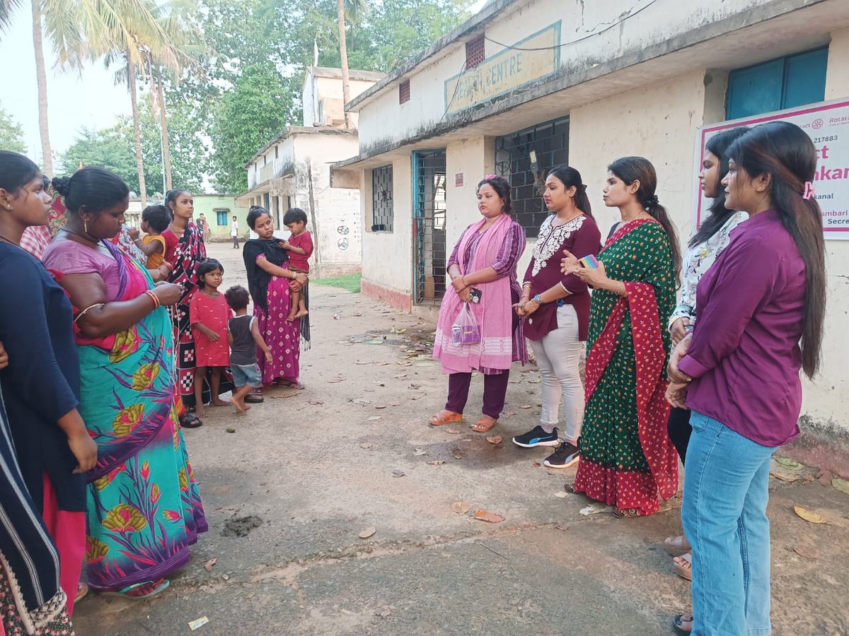 ଋତୁସ୍ରାବ ନେଇ ଢେଙ୍କାନାଳ ସହର ଉପକଣ୍ଠ ସଞ୍ଜୟ କଲୋନୀରେ ସଚେତନତା ମୂଳକ କାର୍ଯ୍ୟକ୍ରମରେ ଯୋଗଦେବା ସହ ସେଠାରେ ଥିବା ମହିଳା ଏବଂ ଯୁବତୀଙ୍କ ସହ ଆଲୋଚନା କରିବାର ସୁଯୋଗ ମିଳିଲା । ଏଭଳି ଏକ କାର୍ଯ୍ୟକ୍ରମର ଆୟୋଜନ କରିଥିବାରୁ, ରୋଟ୍ରାକ୍ଟ କ୍ଲବର ସାନ ଭଉଣୀ ମାନଙ୍କୁ ଧନ୍ୟବାଦ ।

#padwomen #ankitasahoo #PeriodFriendlyWorld