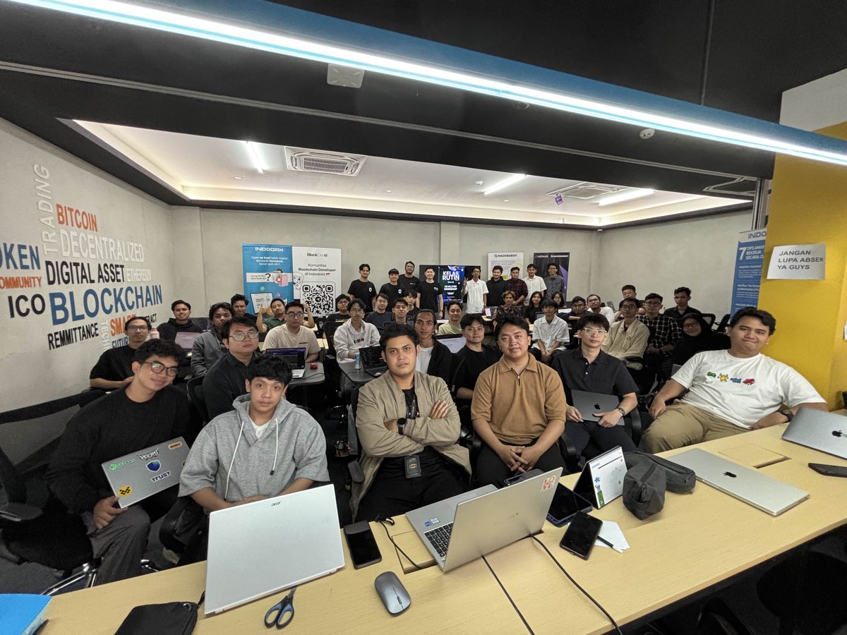 xnaizerr's tweet image. Day 1 - Web3 Fundamentals Kelas Rutin Batch 3 Offline!
Meet a lot great talents here! Thanks for the oppotunities :D
@blockdev_id @indodax @HackQuest_ @ethjkt @verestraa @Zexoverz @CoolestGreenMan