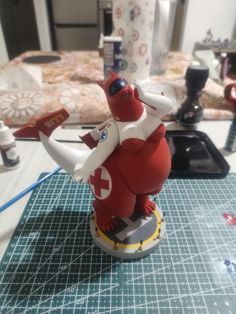 Another project finish, the Ambudragon E281 of <a href="/Hukkavei/">Colarix</a> , (some my friend call She "chonky fish"  and I constantly tell him that he is not a fish XD).
 I was undecided between glossy or matte, but I prefer the original as in the drawings. 
Model make by Bianca Pretel.