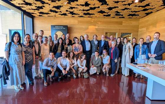 El #enoturismo de Bilbao-Rioja apuesta por un modelo sostenible y participativo, impulsando su liderazgo y recordando que la convocatoria para los premios #BestOfWineTourism 2026 sigue abierta hasta el 30 de junio.
Vía @tecnovino
tecnovino.com/un-modelo-de-e…