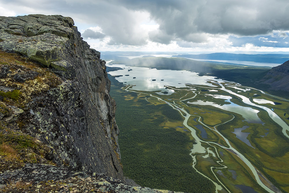 pilesund's tweet photo. @LakotaMan1 Part of my country i still have on my bucketlist to travel to. Skierffe summit. In the summer, the sun is up 24/7 and it looks even more amazing. 
Possibly next year. Would you like to join me ? https://t.co/3wo0fGuHcl