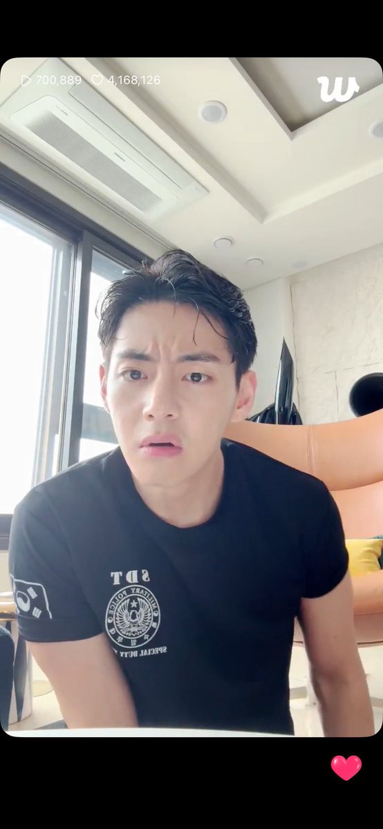 thvchapters's tweet photo. for my bts reactions folder 😔 https://t.co/ylAXRMFjED