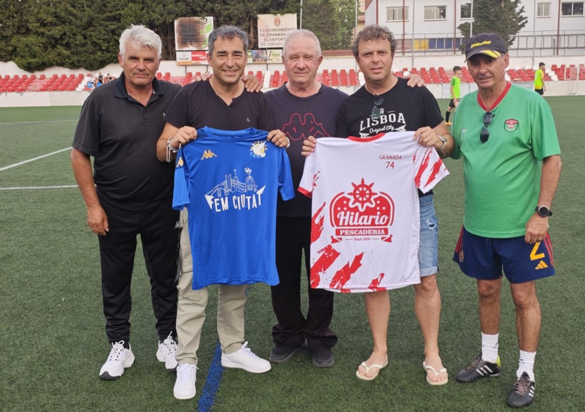 Fundació Esportiva Grama (@fundaciograma) on Twitter photo 🤝 La <a href="/FundacioGrama/">Fundació Esportiva Grama</a>, junto al <a href="/CPGranada74/">Granada 74</a>
🔵 La Grama muestra su apoyo al nuevo proyecto del CP Granada 74, entidad refundada tras más de 50 años de historia.
👏 Con ilusión y trabajo, este mítico equipo del fútbol granadino vuelve a andar. ¡Mucho éxito en esta nueva etapa! 🤝 La <a href="/FundacioGrama/">Fundació Esportiva Grama</a>, junto al <a href="/CPGranada74/">Granada 74</a>
🔵 La Grama muestra su apoyo al nuevo proyecto del CP Granada 74, entidad refundada tras más de 50 años de historia.
👏 Con ilusión y trabajo, este mítico equipo del fútbol granadino vuelve a andar. ¡Mucho éxito en esta nueva etapa!