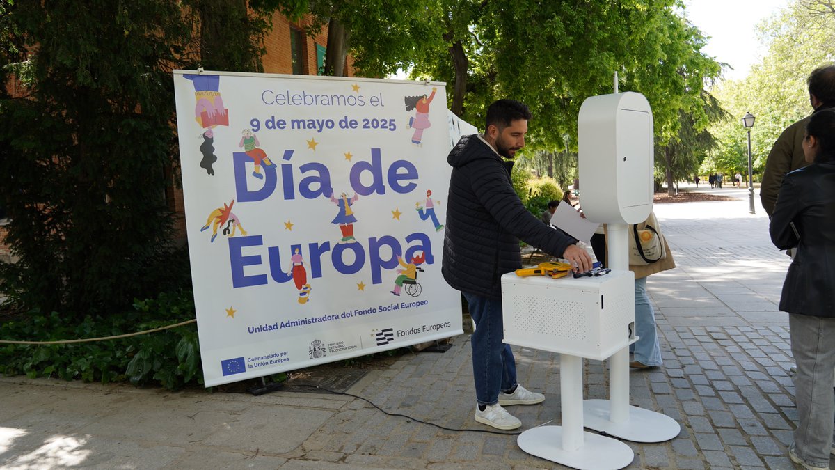 🇪🇺El pasado 09/05 celebramos el #DíaDeEuropa con una jornada organizada por UAFSE para visibilizar el FSE+ en España.

Participaron organismos intermedios, entidades beneficiarias, agentes sociales y ciudadanía.

👥El equipo del Área de Fondos Europeos de #CEPES acompañó a #UAFSE