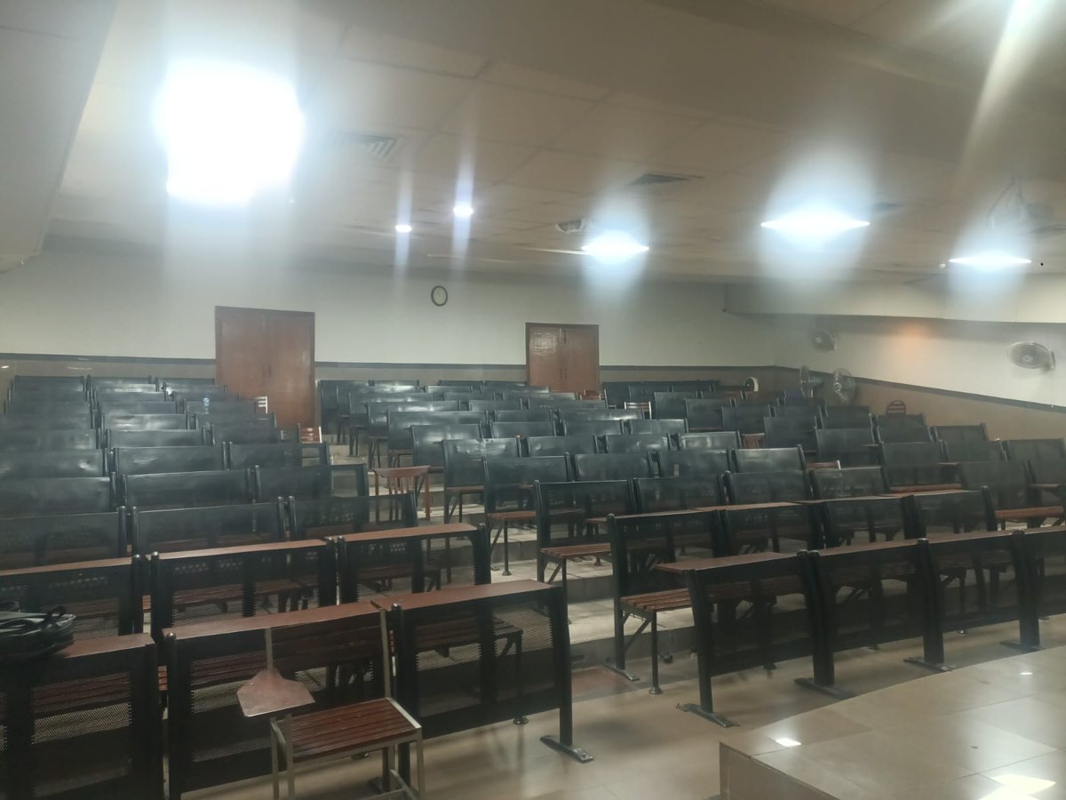 TariqTehrim's tweet image. Our first year did what we never could, so so proud🫂
#RemoveVC_UHS
#ExtendSummerVacations