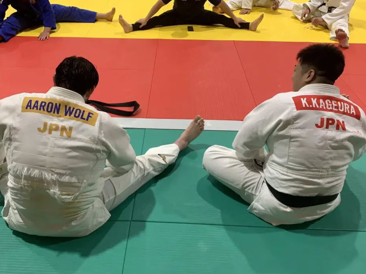 アロン長い間お疲れ様。

親友のアロンと柔道をやってこれた人生は俺にとって宝物です。

寂しいけど、俺はもう少し頑張るわ。

これからの人生もアロンらしくな！
応援してます。

今まで本当にありがとう。 
これからもよろしく