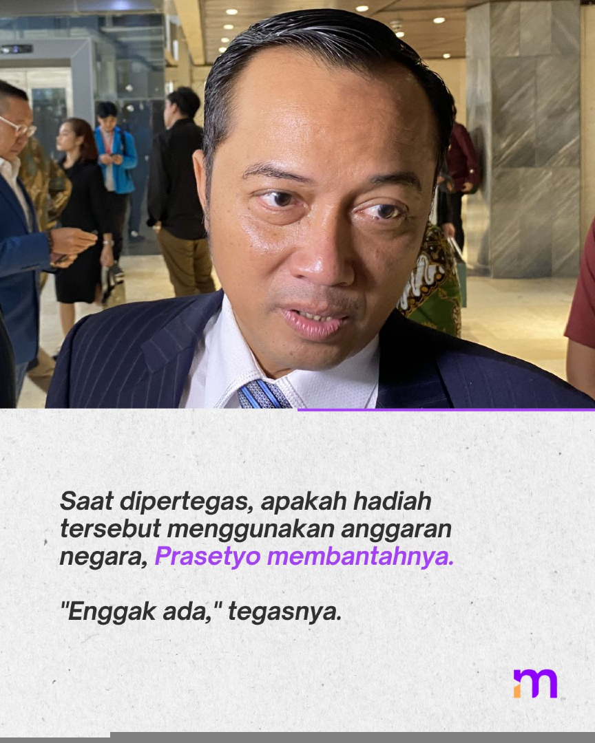 merdekadotcom's tweet image. Prasetyo menyebut, tak masalah pemberian hadiah Prabowo kepada Timnas Indonesia menjadi perbincangan publik.

#timnasindonesia #hadiah #jamtanganmewah #mdkbl