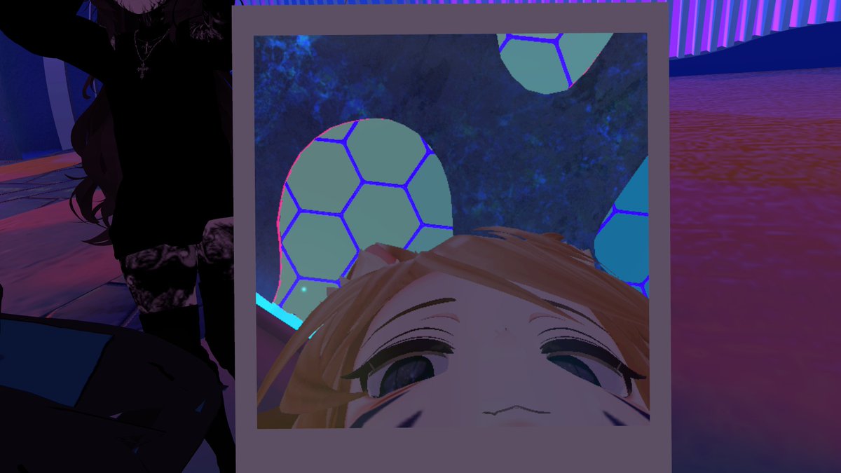 highfive_4's tweet image. Why the fuck does it have to be so hot in my god damn room (No it's not because I'm in it. I've made sure of that) I need to play VR in a god damn walk in fridge at this point