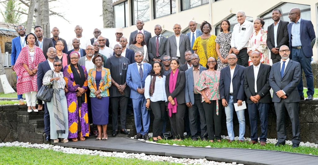 Nations Unies Comores (@onu_comores) on Twitter photo #Retraite UN | Dialogue stratégique engagé avec le secteur privé 🇰🇲 et l'équipe <a href="/ONU_Comores/">Nations Unies Comores</a> hier. Cette session a mis en lumière les actions des agences onusiennes en soutien au secteur privé et exploré des pistes de partenariats innovants pour accélérer la réalisation des ODD. #Retraite UN | Dialogue stratégique engagé avec le secteur privé 🇰🇲 et l'équipe <a href="/ONU_Comores/">Nations Unies Comores</a> hier. Cette session a mis en lumière les actions des agences onusiennes en soutien au secteur privé et exploré des pistes de partenariats innovants pour accélérer la réalisation des ODD.