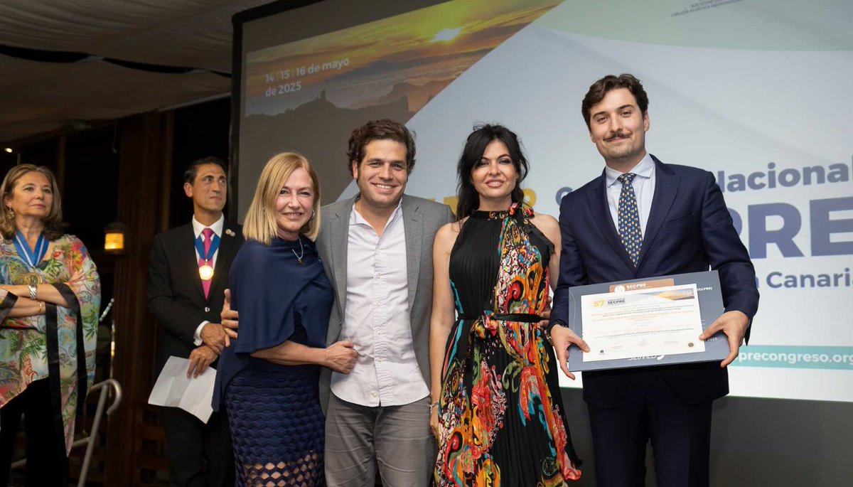 🏥🏅Tres residentes de <a href="/HospitalLaFe/">HospitalLaFe</a> obtienen el Premio Nacional de Residentes de <a href="/SECPREorg/">SECPRE</a> , el accésit de este premio y la Mejor Comunicación Oral.
¡¡¡¡Enhorabuena!!!💪
🔗lafe.san.gva.es/es/-/premio-na…