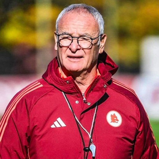 NicoManf's tweet photo. Una sola maglia cucita addosso!
Claudio #Ranieri vanto nostro! https://t.co/fRZMzg7S4K