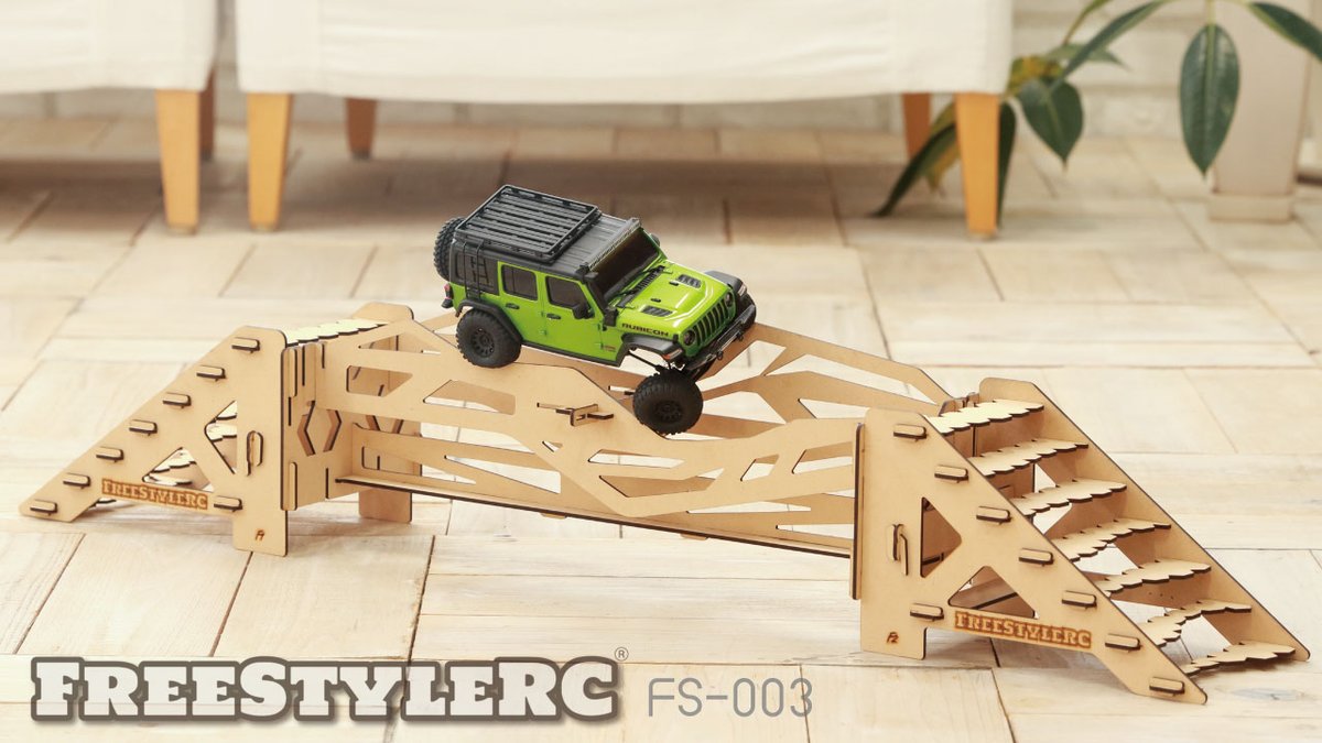 FreeStyle_RC's tweet image. 慎重に渡ればいけるって言ったのだーれ＼(^o^)／
【トリックビーム】
👦「こんな感じでいけるっしょ！」
👦「無理だって」

✅ 落ちるたびに絶叫
✅ 見た目はスマート、中身は笑撃
✅ 笑いの神が舞い降りる
「爆笑と共にRCライフを。」
それがFreeStyleRC😎

#落ちてなんぼ
#ミニRC劇場
#フリスタの罠