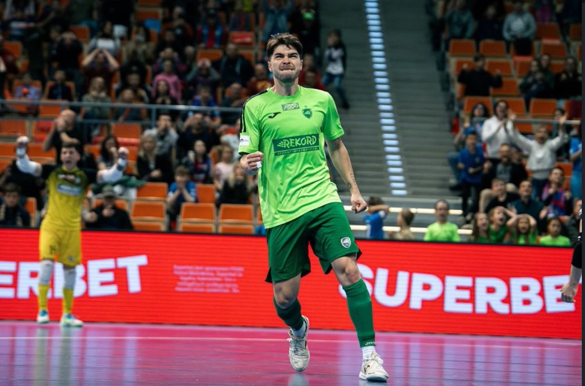 🆕🔵<a href="/CDElEjidoFutsal/">CD EL EJIDO FUTSAL</a> ata a la revelación de la temporada en Europa, Dela (27).

🔙 El Toledano llega procedente de Rekord 🇵🇱 donde ha jugado Champions y fue una auténtica sensación.

📝El ala diestro firma por 2 temporadas.

🆙 Vicente Puertas configura un proyecto para ascender.