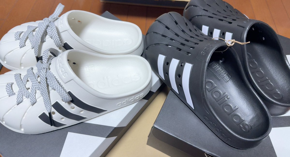 pikamarutks's tweet image. 相方さんの誕生日🎁に
adidasのサンダル買って
なんか自分のも欲しくなって
相手よりもええのん買うズルい奴です
けど紐が着いてるの可愛い"(∩&gt;ω&lt;∩)"
めっちゃくちゃ気に入った〜楽チンそう😙ᩚ💕
黒いのにも紐着けたらバレんのちゃう🤣