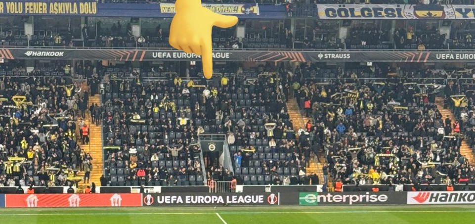 Şükrü Saraçoğlu’nun rakibe ve hakeme baskıyı en fazla hissettirmesi gereken tribünün kombine fiyatı 455.000 TL!
Yine tüm sezon bomboş kalır…