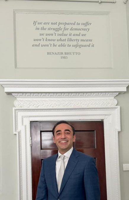 بلاول بھٹو زرداری آج کل ملکی اور عالمی سطح پر پاکستان کی نمائندگی کر رہے ہیں وہ ہر محبِ وطن کو فخر محسوس کرواتا ہے
 انہوں نے خود کو صرف وراثت تک محدود نہیں رکھابلکہ اپنی محنت سے مقام بنایا ہے
#Pakistan4Peace 

<a href="/BBhuttoZardari/">Bilawal Bhutto Zardari</a>