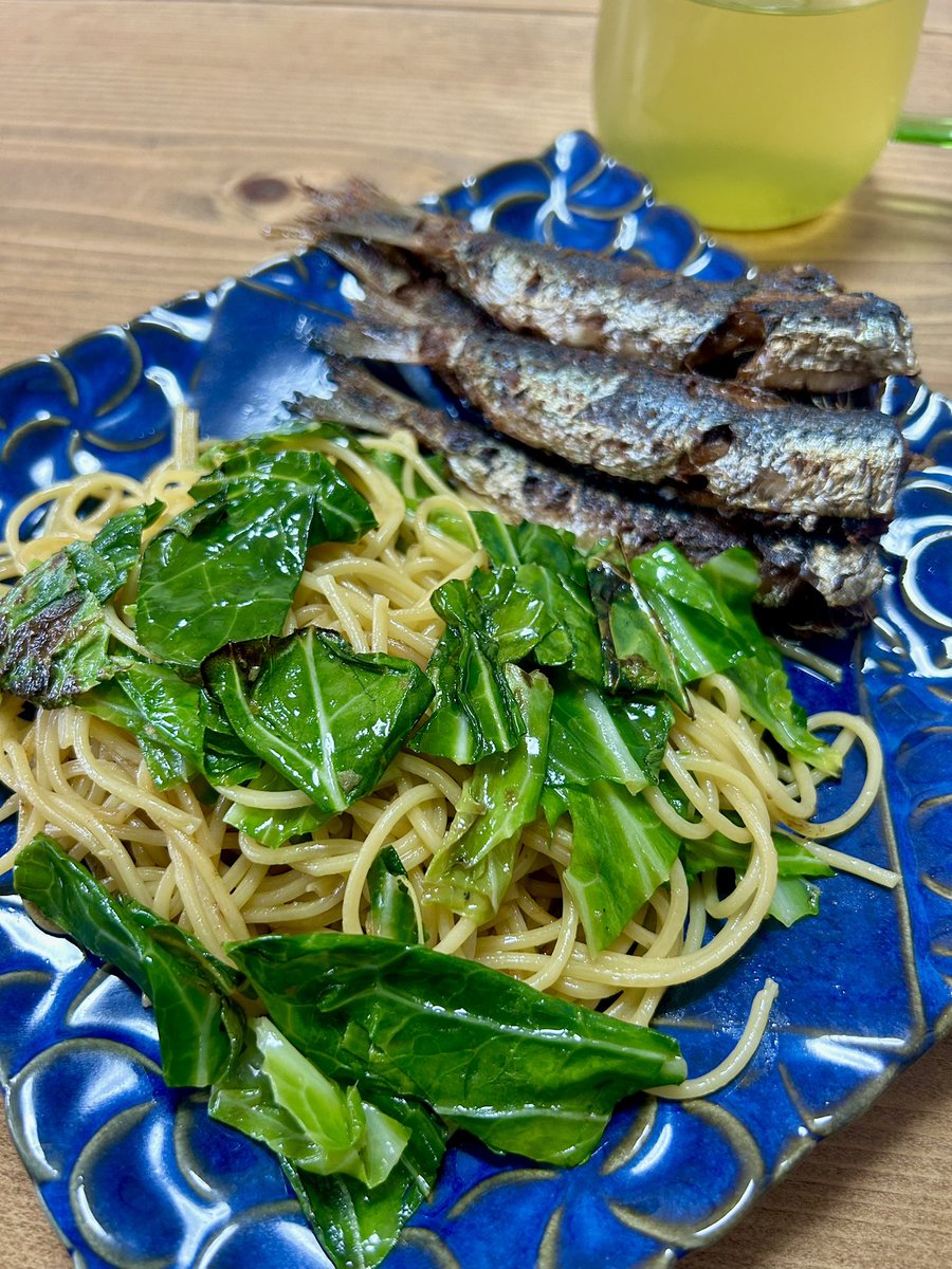 aqEZXGBuOUmd1HE's tweet photo. キャベツが安くなりました😊
キャベツパスタ
イワシのソテー🐟 https://t.co/SxuzIE4xb9
