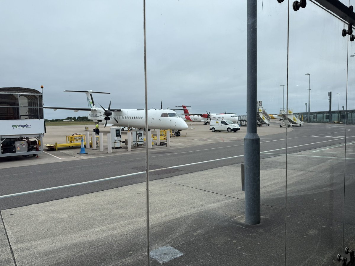 Off to <a href="/UGLE_GrandLodge/">United Grand Lodge of England</a> for today’s @markmasonshall #Investiture &amp; found Craig @guernseyairport both on <a href="/AurignyVirtual/">Aurigny Virtual</a> &amp; staying close so hopefully catch up l8r #freemasonsCI #freemasons #MarkMasterMasons #GuernseyMasons #MarinersLodgeNo168 #SarnianLodgeofMarkMasterMasonsNo425