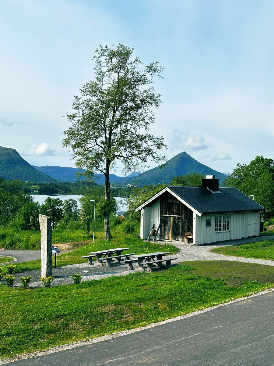 ChilledLuck tweet media