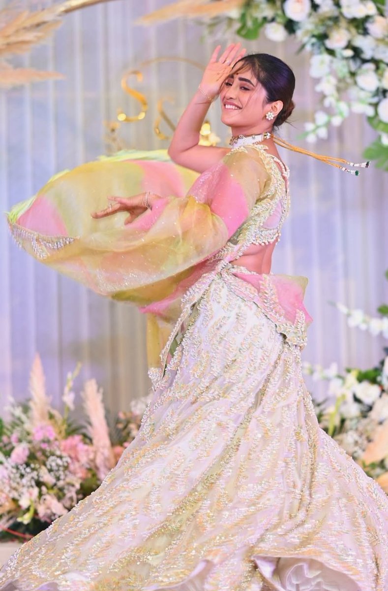 shivangidreamers18 (@shivangidreamer) on Twitter photo Everything about this look is just perfect from the dress to the hairstyle! You look so pretty in every detail, and you carry it all so gracefully <a href="/shivangijoshi10/">Shivangi Joshi</a>
#ShivangiJoshi Everything about this look is just perfect from the dress to the hairstyle! You look so pretty in every detail, and you carry it all so gracefully <a href="/shivangijoshi10/">Shivangi Joshi</a>
#ShivangiJoshi
