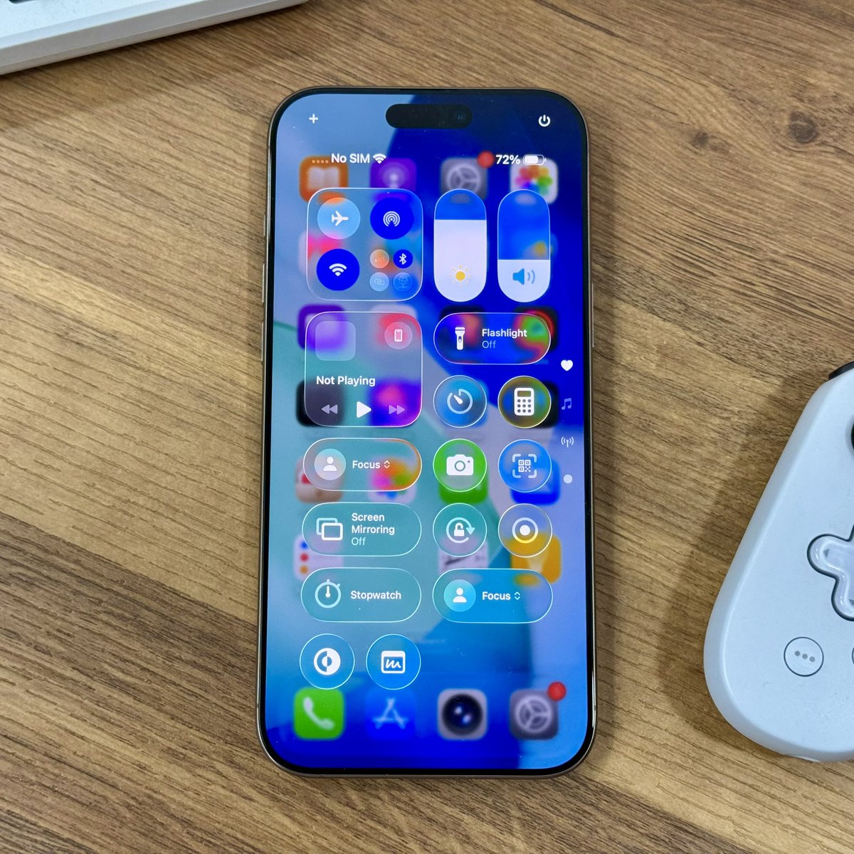 _Fotoqraf_Man_'s tweet image. The Most Disgusting Interface 🤣🤣🤣 #iOS26 #iOS26Beta1 #iPhone #Apple #AppleEvent