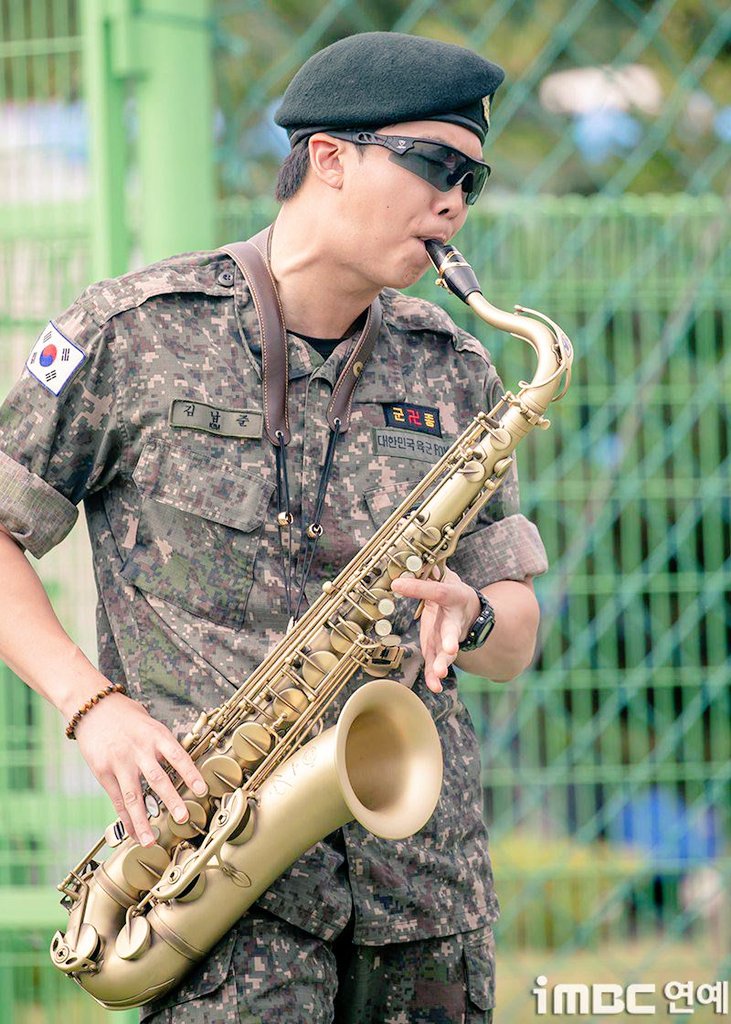 lessrow's tweet image. Welcome back #RM  💜🫰🏻🫶🏻💜🐨🍃🥹🥲

#BTSYetToCome 
#BTSisSeven #BTS #ARMY #BTS_ARMY