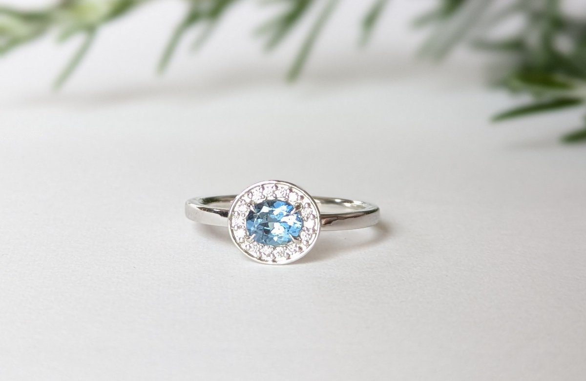 Mamiko__K's tweet photo. アクアマリンxダイヤモンド💎
サンタマリアと呼ばれるアクアマリン。本当に可愛らしい色🔵💙
凹凸が少ないから普段遣いにも◎
ペシカのwebshop に掲載しました。
#pethica https://t.co/kIKEuF19Cp