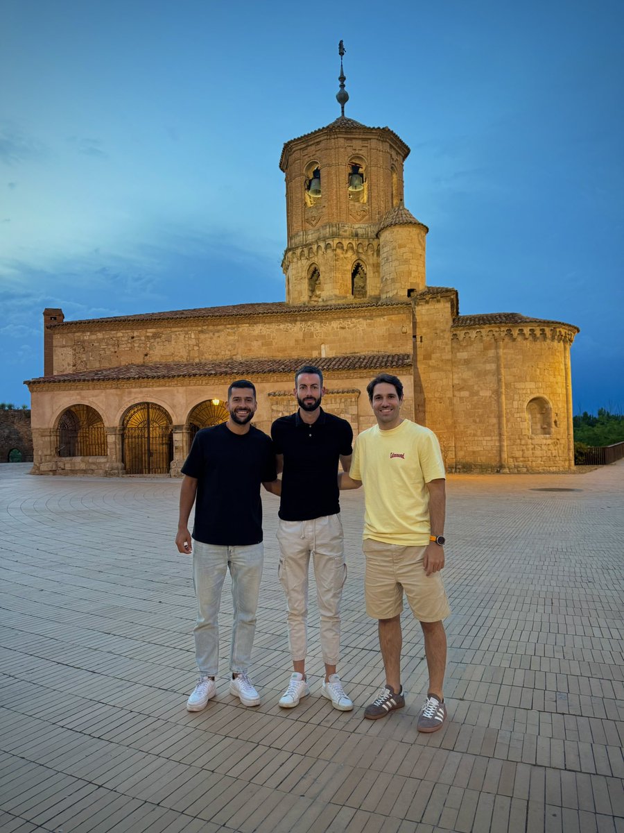 🚨 NUEVA JUNTA DIRECTIVA🚨

Tras la asamblea extraordinaria, ayer se proclamó una nueva junta directiva.
Estará liderada por gente vinculada al club

Presidente: Héctor Lapeña
Tesorero: Diego Ciria
Secretario: Javier Junyent

Suerte en esta nueva y bonita etapa

💙🤍Vamos SD 🤍💙