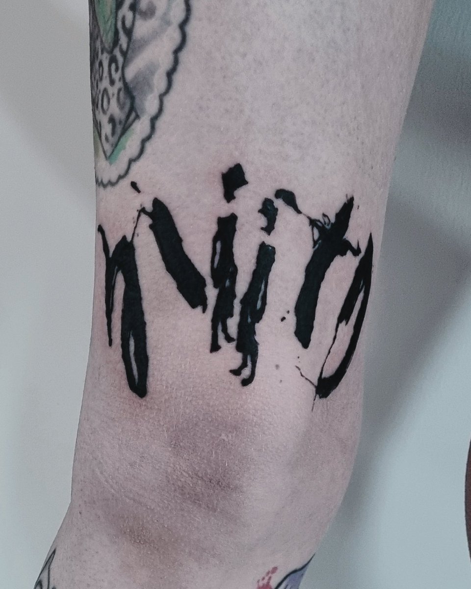 ❤️M II T O❤️
I finally decided it was time to treat myself to a new tattoo (literally) to rep one of my favourite artists <a href="/DPRIAN_/">Christian Yu</a>

Someone should take my machine away from me before I cover myself in DPR inspired tattoos 😏
#dprian #dpr