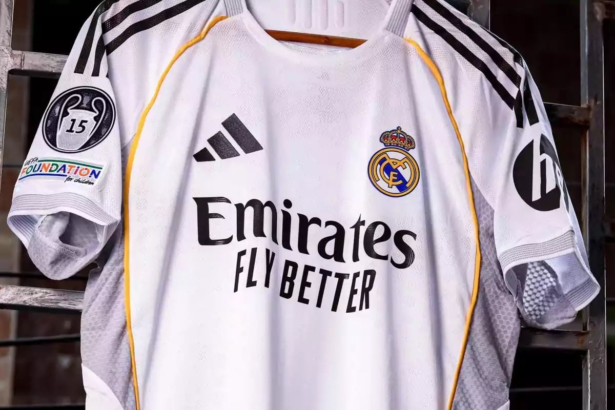 trunksRM's tweet image. 🚨🚨 SORTEO ESPECIAL CAMISETA NUEVA 25/26 DE DEAN HUIJSEN.

Requisitos:

-seguir a la tienda @Ctinfo_17 y a mi.
-dar RT y like a esto, 
-comentario doble participación.

Se envia a todos los países... Ganador en 72 horas.