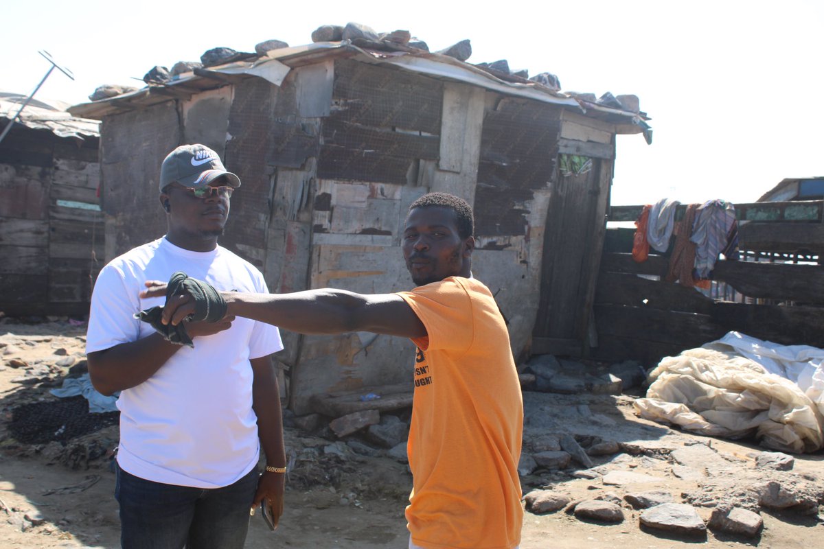 aercgh's tweet photo. We engaged a few members of the Tema New Town Community, who shared their concerns and thoughts about how plastic waste has had effects on their daily lives for years. We also educated them on a number of things that could be done to reduce plastic footprint .
#plasticpollution https://t.co/b9fVOq16MB