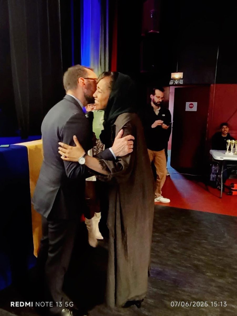 C'est avec une immense fierté que j'ai dévoilé ce 6 juin en 🇫🇷et pour la première fois au public de Fleury-Mérogis ma nouvelle collection de peintures "KANURI" et le court-métrage "Seconde vie".
Mes sincères remerciements à l'association Sao Culture pour cet honneur. Une