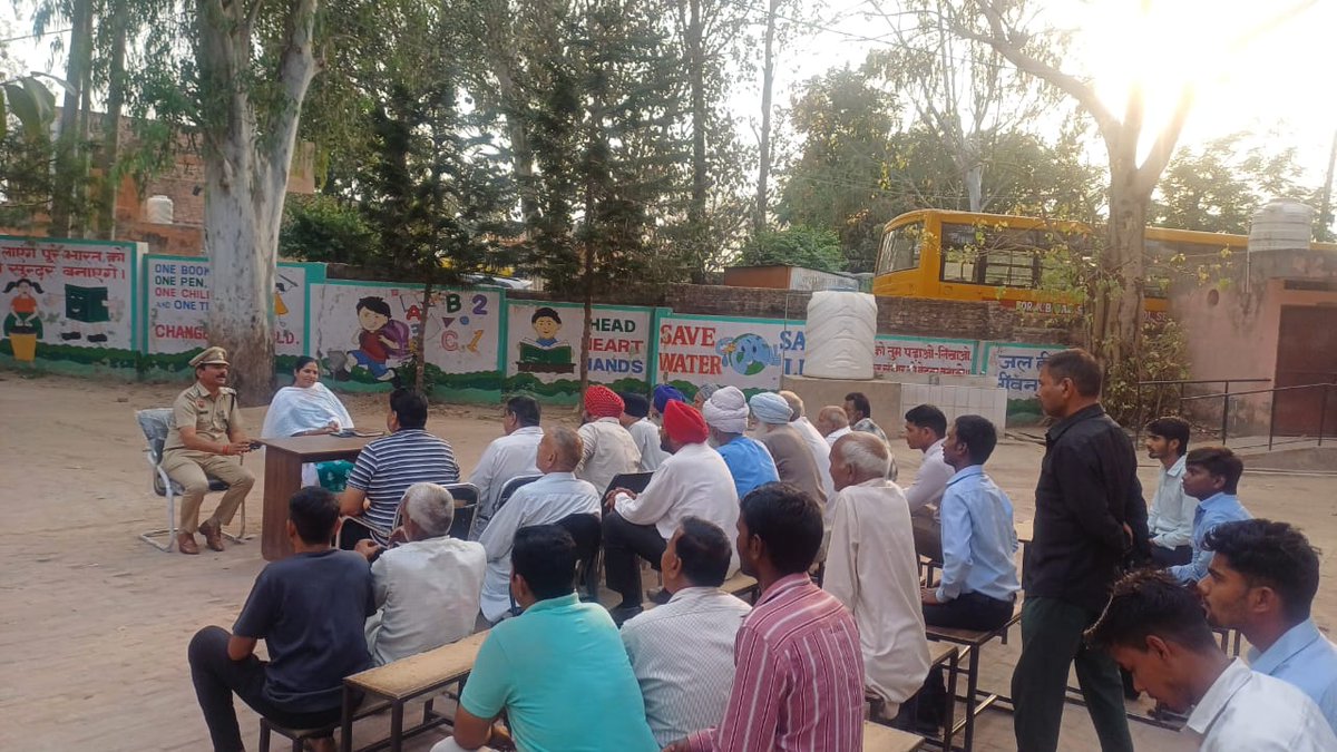 नशामुक्ति की अनूठी पहल! पंचकूला पुलिस ने 'मेरा गांव, मेरी शान' मॉडल के तहत 1724 व्यक्तियों को चिकित्सीय सहयोग प्रदान किया, 65+ नशामुक्ति शिविर लगाए और 25+ वार्डों/कालोनियों को कवर किया। नशामुक्ति को एक सामाजिक आंदोलन बनाने के लिए हरियाणा सरकार की दूरदर्शिता और हरियाणा पुलिस की