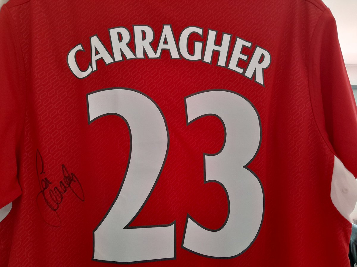 Whiterosereds1's tweet photo. Many thanks to #lfclegend @Carra23 and @LFC for their fantastic support for our fundraising efforts for @bowelcanceruk in memory of ex @everton schoolboy and @marineafc and @Skemutdofficial legend Wally Bennett who worked for @LFC for 30 years! @spiritofshankly @WeAreTheFSA https://t.co/5kNf2Rhn4l