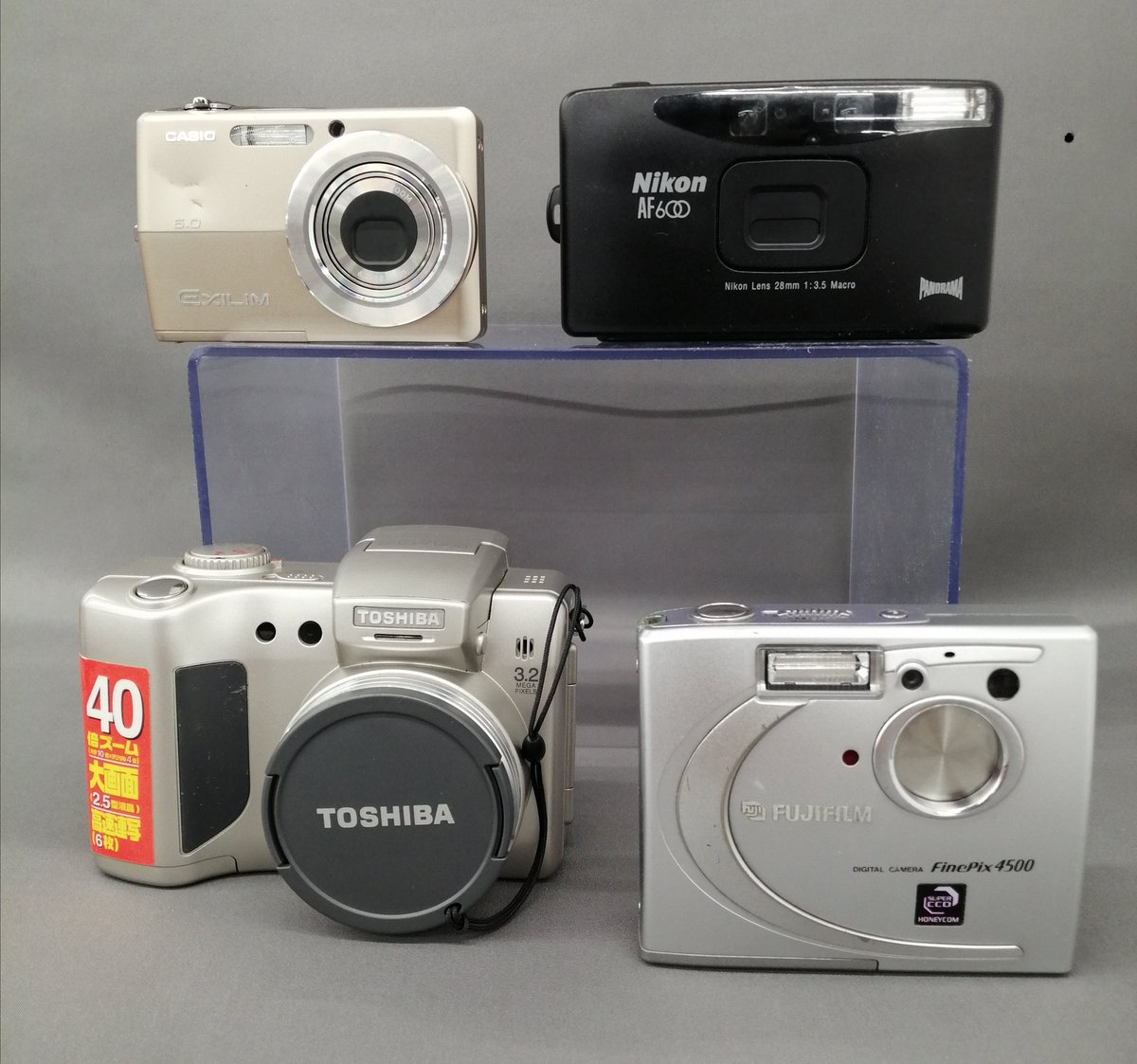 ハードオフでは懐かしのフィルムカメラ、コンパクトデジタルカメラの買い取りをお待ちしております。
令和の時代にレトロな画質も素敵ですよね📷
＃フィルムカメラ
＃デジタルカメラ
＃ハードオフ　
＃松阪　＃ジャンク品