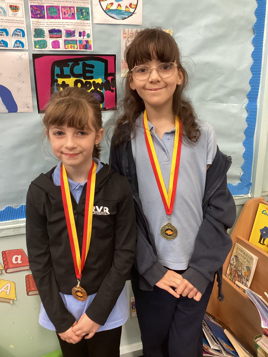 Congratulations to these talented Primary 4 girls who were awarded a fabulous medal for their skills in ballet and commercial dancing. We are very proud of you. Well done 👏.