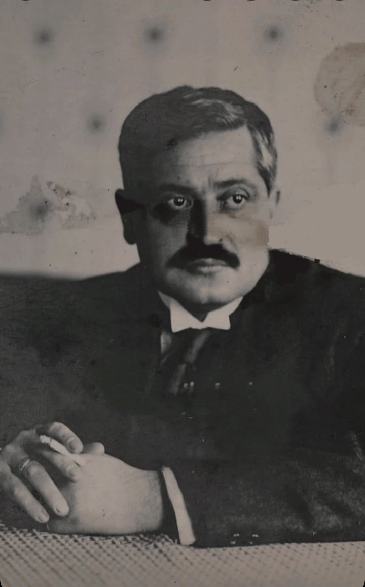 Sâbık Sadrazam Talât Paşa🗣️:

“Bu dünyada herkesin yaşamaya hakkı var da yalnız Türkün mü yok?”

📕: Muhittin Birgen, İttihat Ve Terakki’de On Sene, Cilt: 1: İttihat Ve Terakki Neydi?, Sayfa: 257, 258