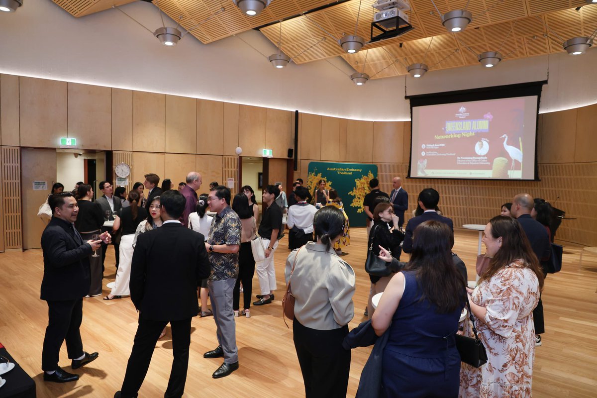 Thanks to all who joined our embassy's #Queensland Alumni Networking Night, where we also celebrated #QldDay! 🍍🏖🌴🏫🤝

🙏 Dr Vorasuang for sharing your alumni story &amp; encouraging all of us to consider alumni networks as ecosystems of collaboration &amp; shared purpose.
